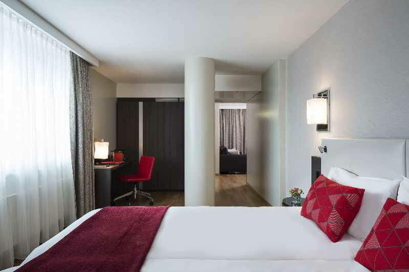 Astoria Hotel 4*